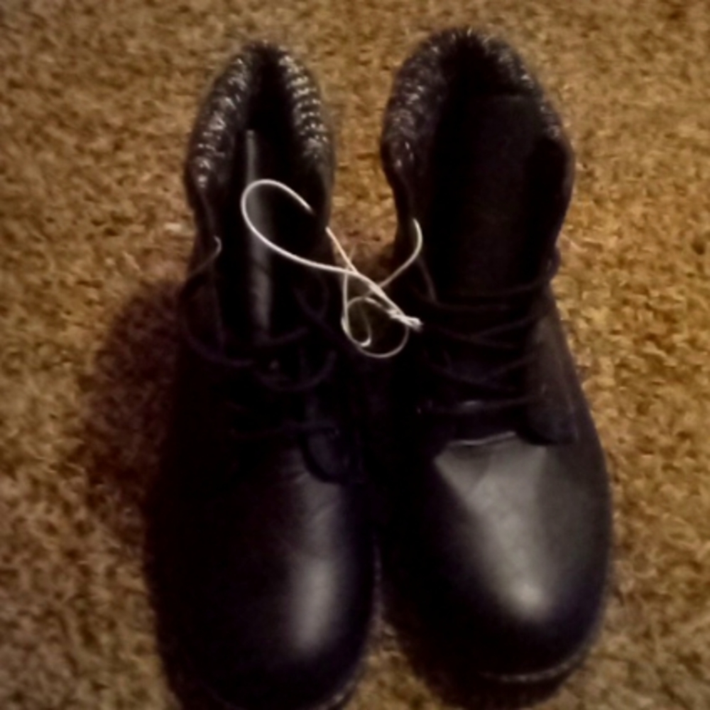 Boots Size 8 Brand New
